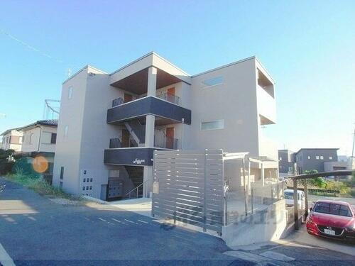 滋賀県草津市野路町 築2年6ヶ月 3階建