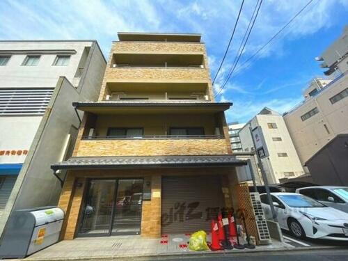 京都府京都市下京区植松町 築7年7ヶ月 6階建