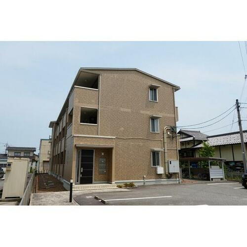 フェリスさくら 3階建