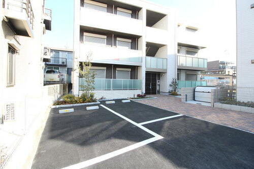 ラフィーネ大蔵司 3階建