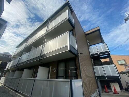 大阪府豊中市宮山町４丁目 3階建