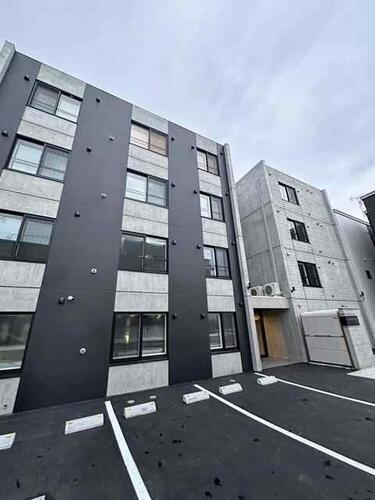 ＦＵＴＡＢＡ　ＳＱＵＡＲＥ　Ｎ２１ 4階建