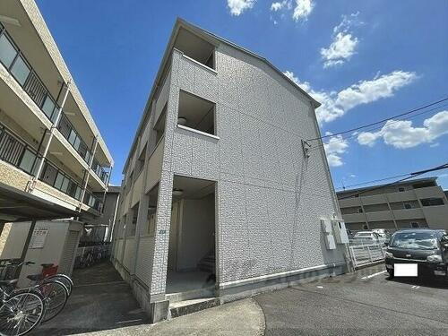 滋賀県大津市大萱２丁目 築16年2ヶ月 3階建