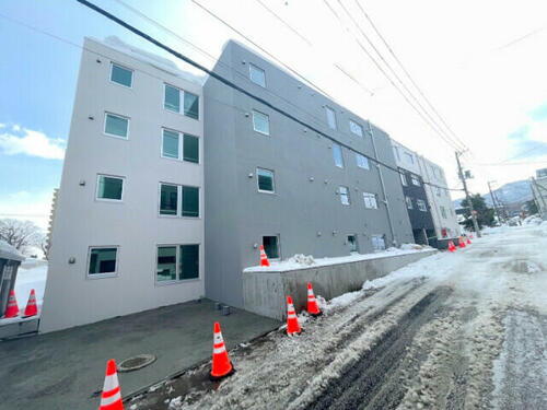 北海道札幌市手稲区手稲本町二条５丁目 4階建