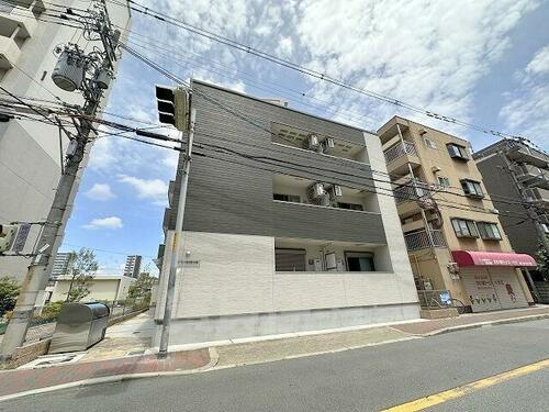 フジパレス東淡路２番館 3階建
