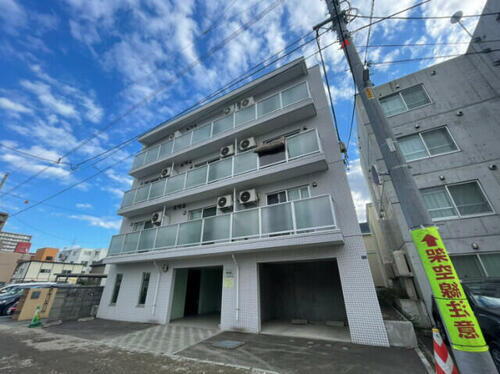北海道札幌市中央区南四条西１６丁目 4階建 築14年3ヶ月