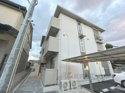 奈良県香芝市下田東２丁目 築2年1ヶ月 3階建