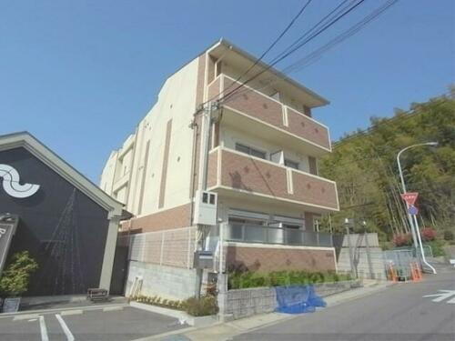 京都府京都市山科区大宅神納町 3階建