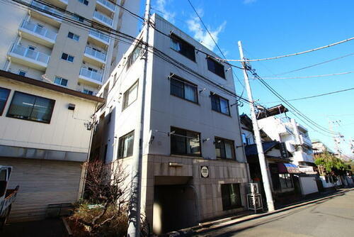 ドメーヌリビエラ 地上3階地下1階建