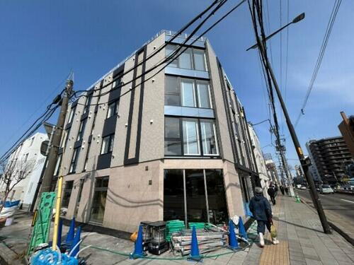 アルファスクエアドミニオン北１８条 4階建