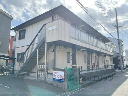 大阪府枚方市伊加賀緑町 2階建