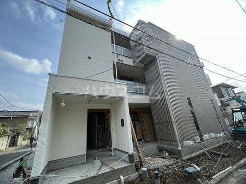 千葉県習志野市鷺沼５丁目 3階建