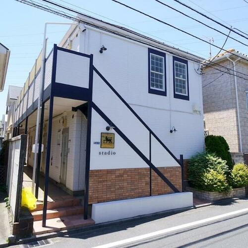 スタディオ 2階建