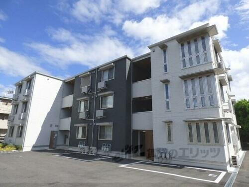 京都府長岡京市調子２丁目 築2年1ヶ月 3階建