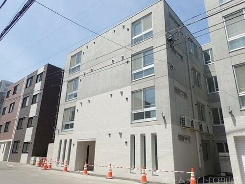 北海道札幌市中央区北四条西２５丁目 4階建 築5年1ヶ月