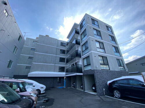 北海道札幌市中央区南十三条西９丁目 5階建 築2年