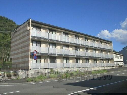 京都府南丹市園部町木崎町正尺 築18年9ヶ月 3階建