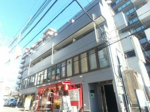 東京都調布市東つつじケ丘１丁目 4階建