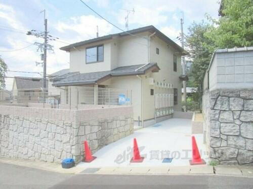 京都府京都市左京区上高野東山 地上2階地下1階建