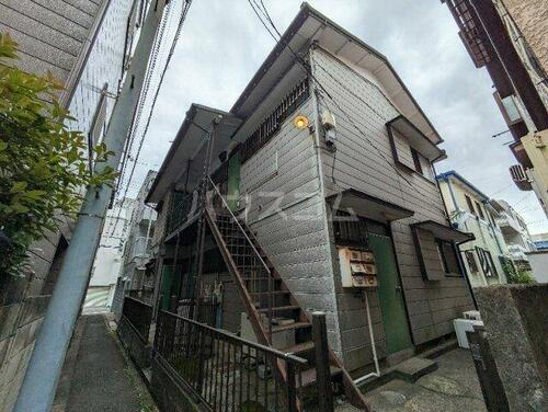 新谷荘 2階建