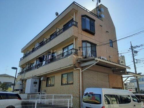 神奈川県川崎市多摩区登戸 3階建