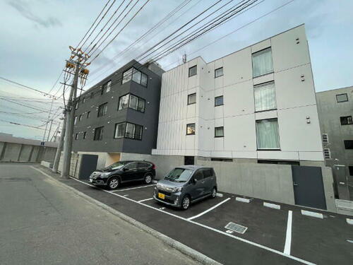 北海道札幌市西区発寒十条２丁目 4階建 築1年10ヶ月