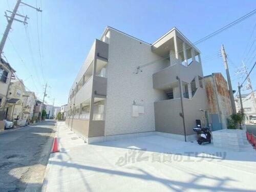 大阪府枚方市南中振３丁目 3階建