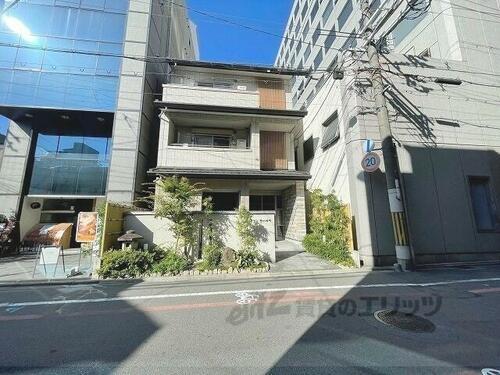 京都府京都市中京区柳八幡町 築10年10ヶ月 3階建