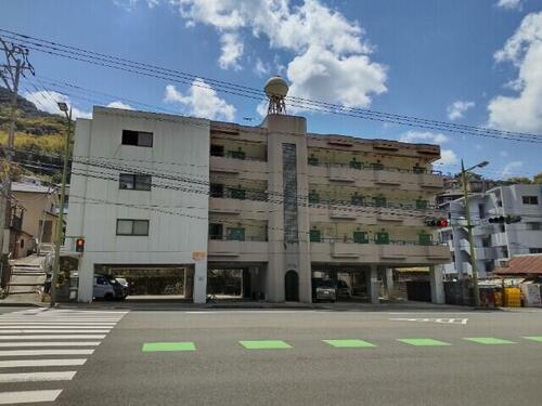 長崎県長崎市本河内２丁目 4階建