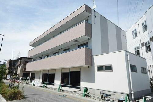 埼玉県八潮市大瀬３丁目 3階建 築7年