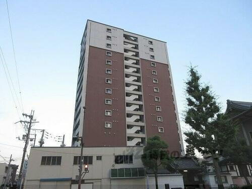 滋賀県大津市京町３丁目 15階建