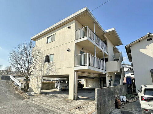 シエスタ賀来 3階建