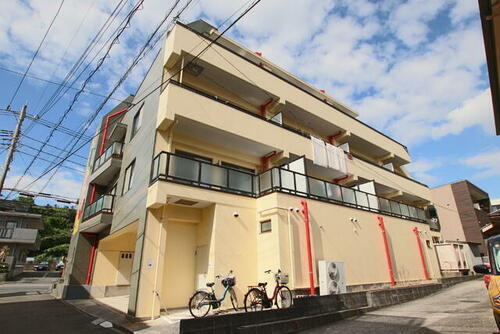 プラーズ佐江戸 4階建