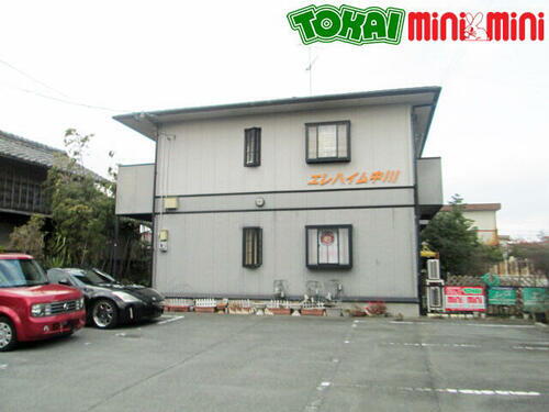 三重県松阪市嬉野中川町 2階建