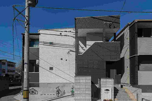 ｍｏｎ　ｌａｐｉｎＩＩ 2階建