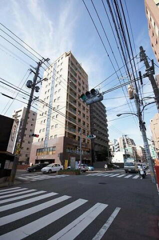 エムロード平尾 13階建