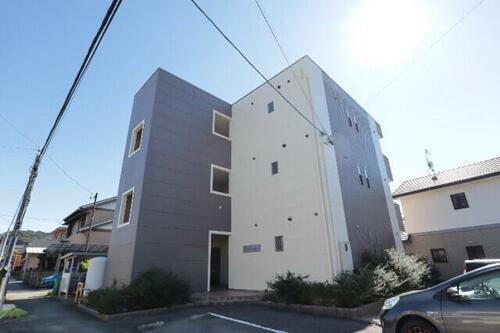 ガーデンコートサンベリー 3階建