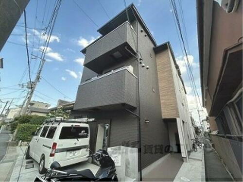 京都府京都市右京区嵯峨梅ノ木町 築1年11ヶ月 3階建