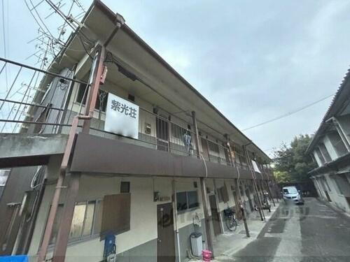 奈良県御所市末広町 2階建