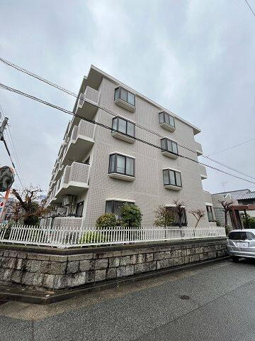 兵庫県尼崎市大庄西町１丁目 4階建