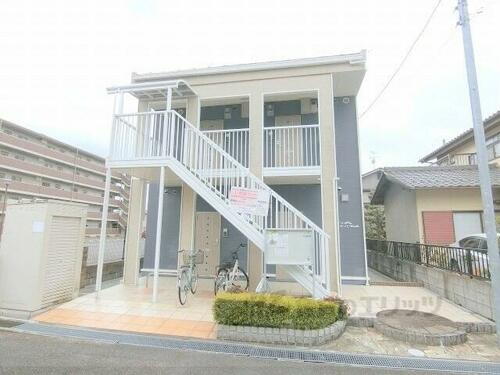 滋賀県東近江市東沖野２丁目 2階建