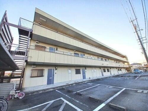 ガーデンヒルズ２号館 3階建