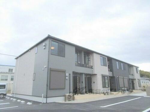滋賀県甲賀市甲南町深川 2階建