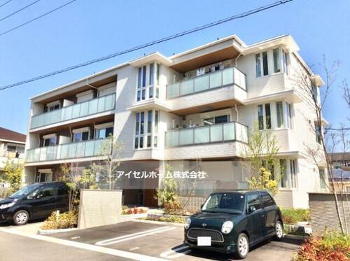 広島県呉市広駅前１丁目 3階建 築7年