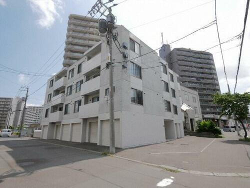 北海道札幌市中央区南十八条西１６丁目 4階建 築12年2ヶ月