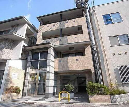 第二下堤谷口マンション 4階建