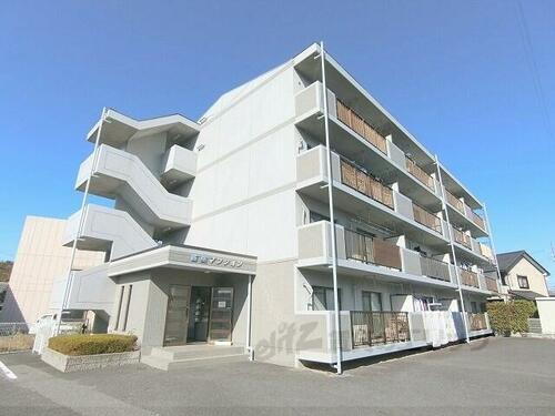 滋賀県東近江市佐生町 4階建 築28年