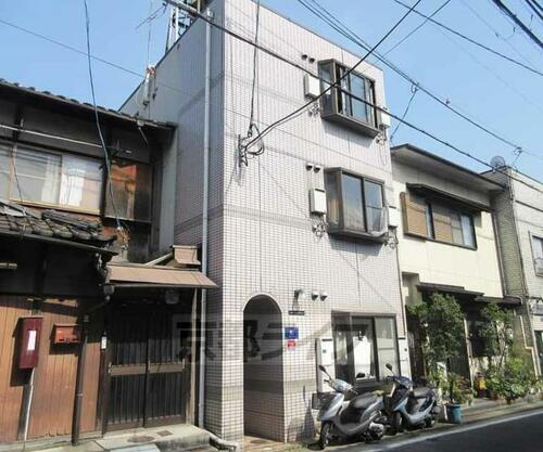 Ｙａｎレジデンス 3階建