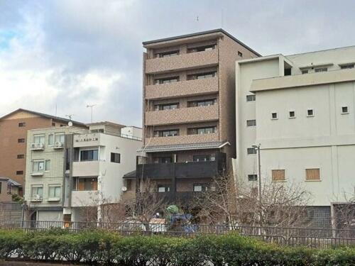 リーガル京都堀川中立売２ 7階建