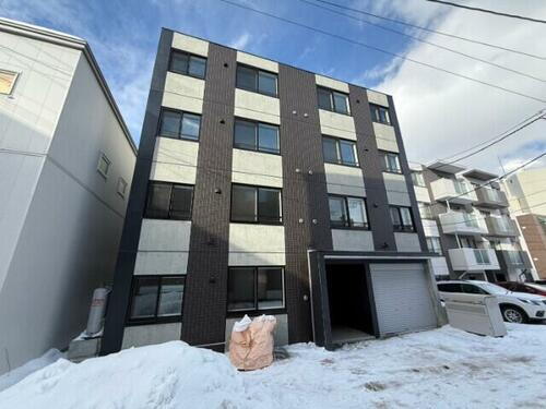 北海道札幌市豊平区平岸四条２丁目 築1年未満 4階建